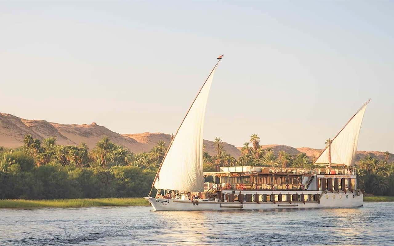 Dahabeya cruising the Nile
