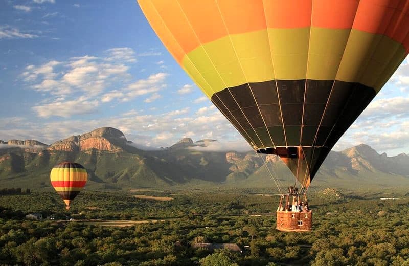 Hot air ballooning, Thornybush Game Lodge